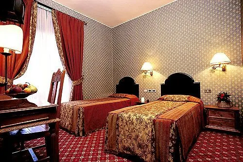 Otel Grand Colony